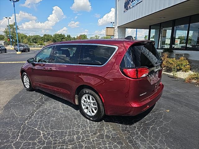 2022 chrysler voyager lx