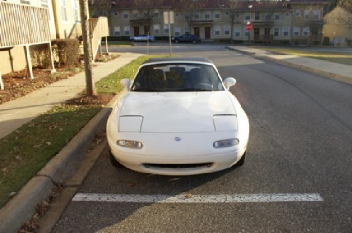 obo mazda miata (excellent condition in tallahassee, fl