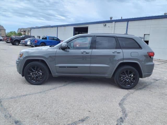 2020 jeep grand cherokee laredo in riverdale, kansas