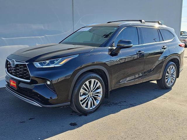 2022 toyota highlander platinum