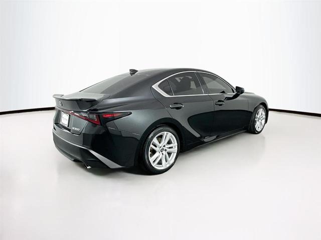2022 lexus is 300 base