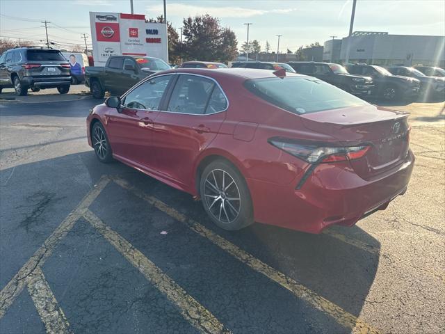 2022 toyota camry se