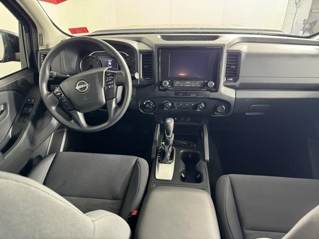 2022 nissan frontier s