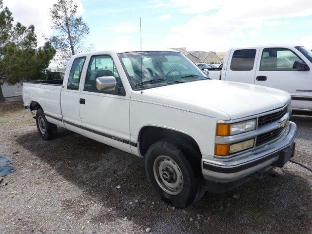 1994 chevrolet silverado 4 x 4 ext cab one owner 154000 all power options nice !
