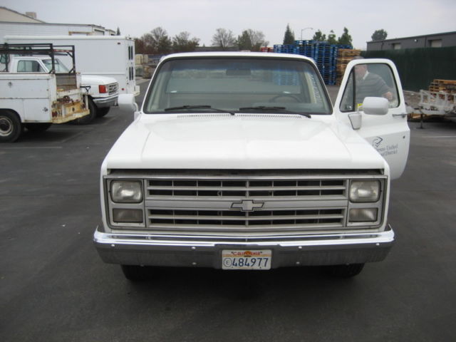 1987 chevy custom deluxe 20 pick up. running