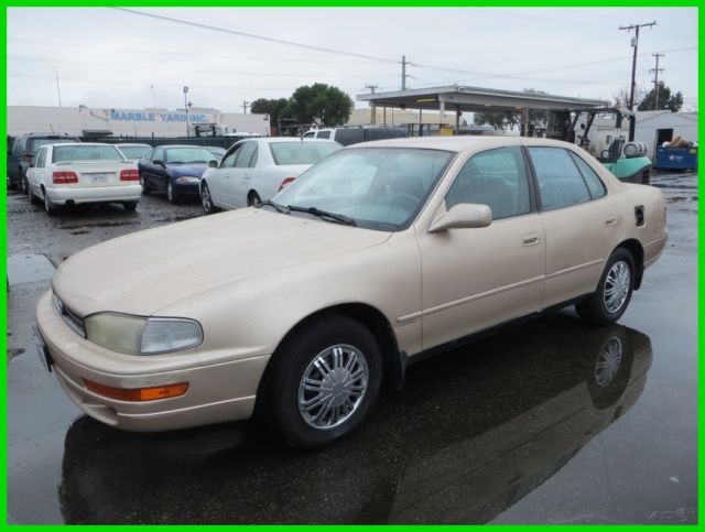 c 1992 toyota camry le used 2.2l i4 16v manual sedan no reserve