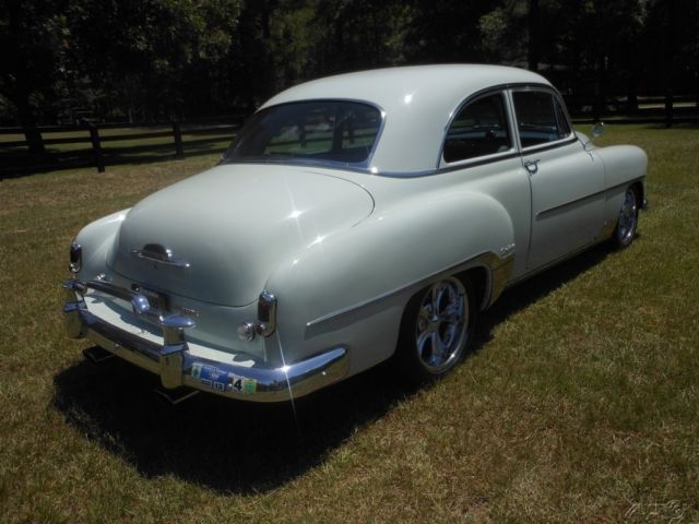 1952 chevrolet deluxe styline coupe restorod 350 v8 ac dual exhaust automatic