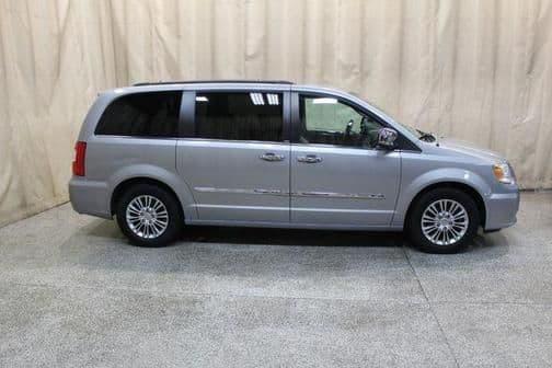 2013 chrysler town & country touring-l front-wheel drive lwb passenger van in roscoe, illinois