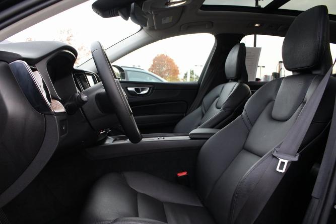 used 2023 volvo xc60 plus bright theme