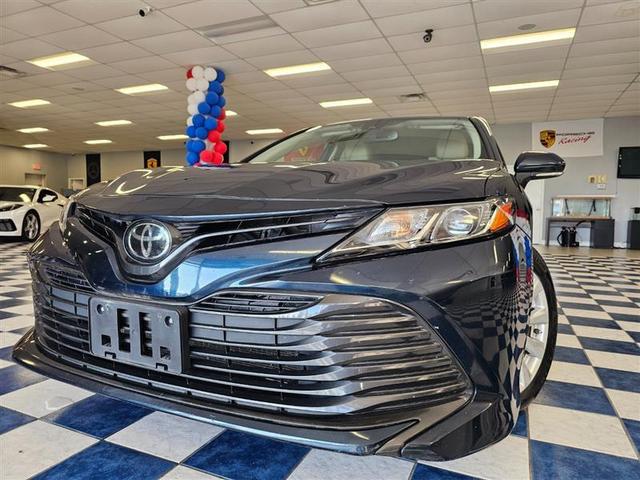 2019 toyota camry le