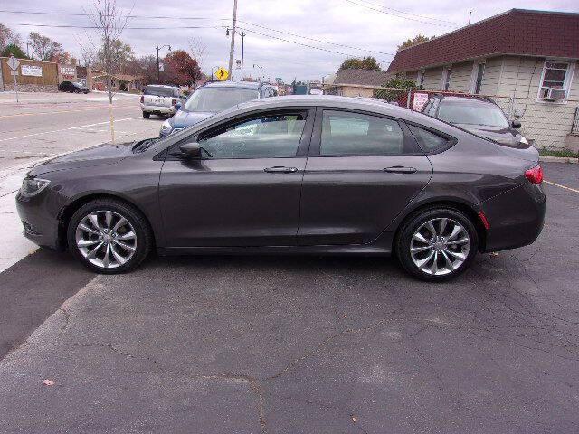 2015 chrysler 200 s