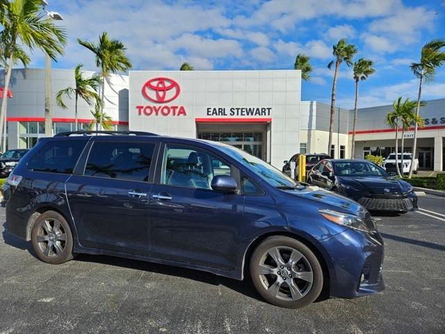 2018 toyota sienna l
