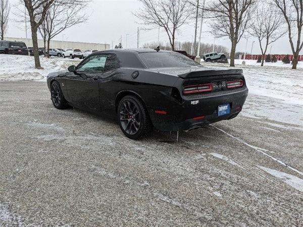2022 dodge challenger in milwaukee, wisconsin