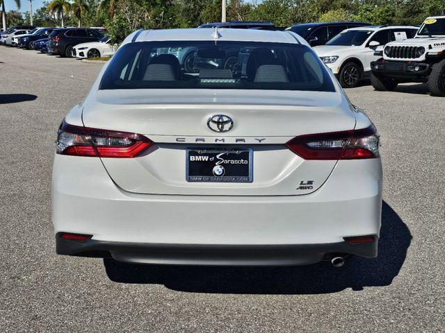 2022 toyota camry le