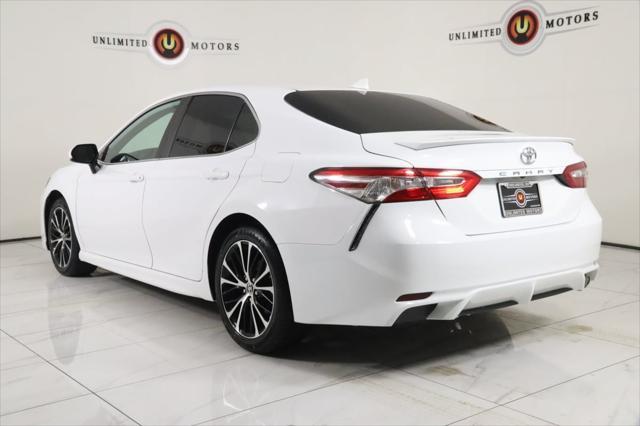 2020 toyota camry se
