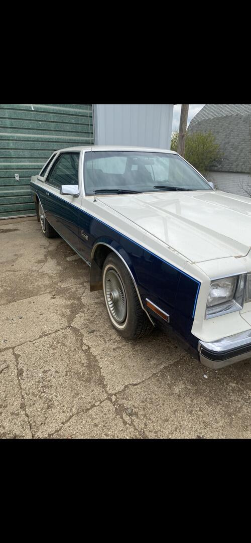 1982 crdoba hard top coop. car is in good shape for its age. bought new fuel