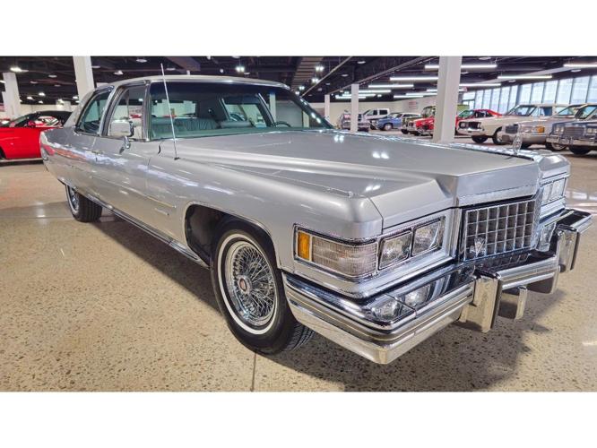 1976 cadillac fleetwood in o'fallon, illinois