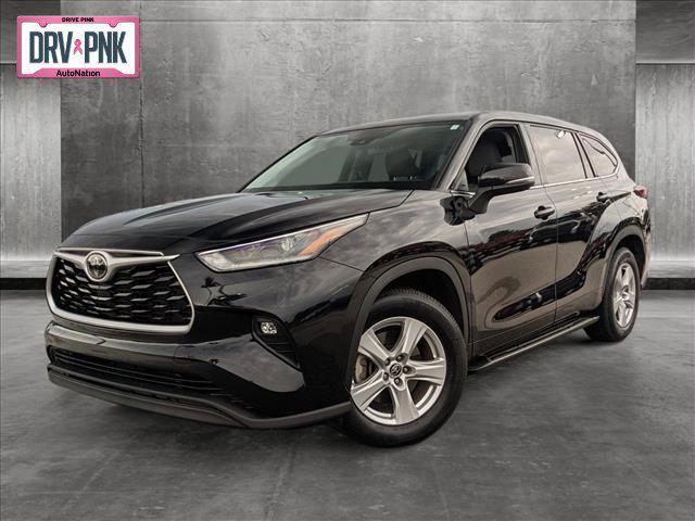 2021 toyota highlander le