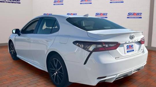 2024 toyota camry se