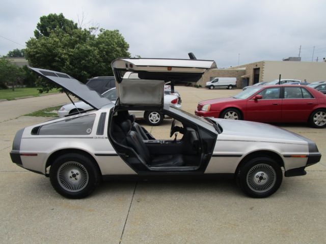 1981 delorean - 31k actual miles - outstanding condition - stick - air - leather