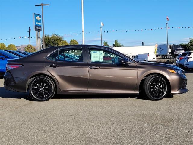2019 toyota camry le