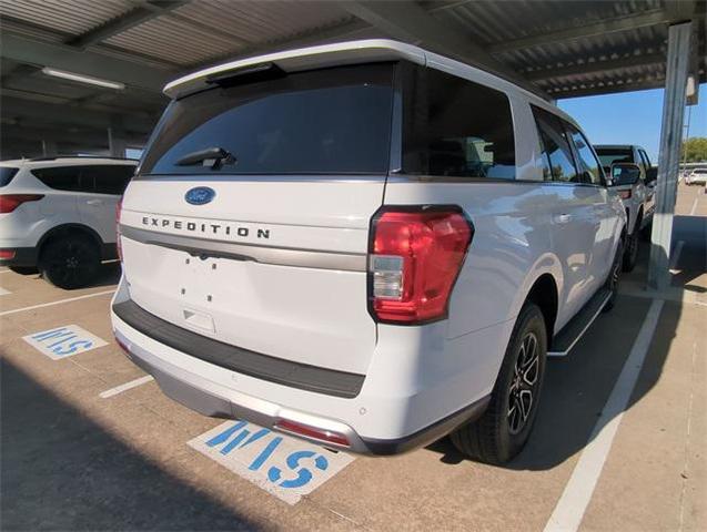 2023 ford expedition xlt