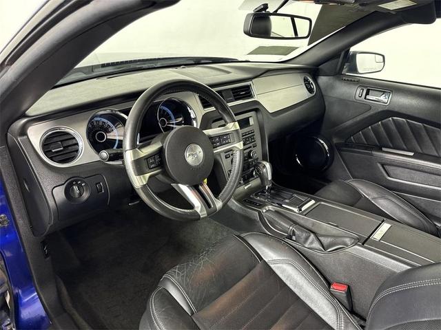 2013 ford mustang v6