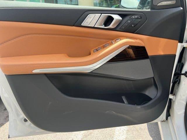 2021 bmw x7 xdrive40i in everglades national park, florida