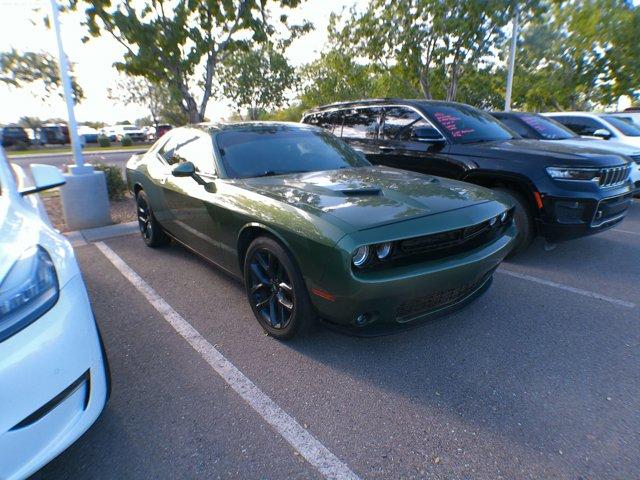 2021 dodge challenger sxt