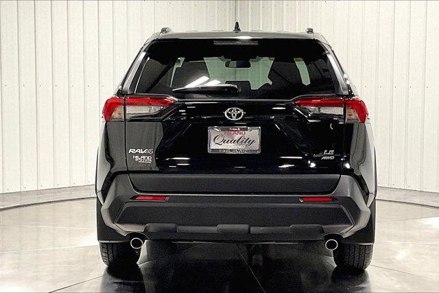 2021 toyota rav4 le