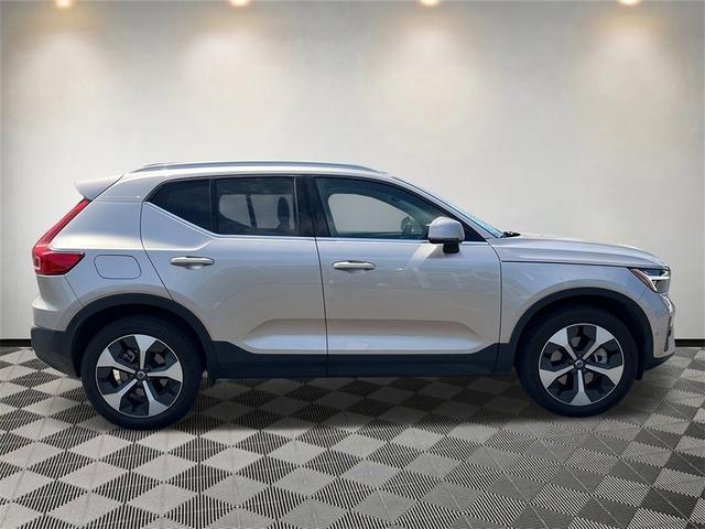2024 volvo xc40 b5 plus bright