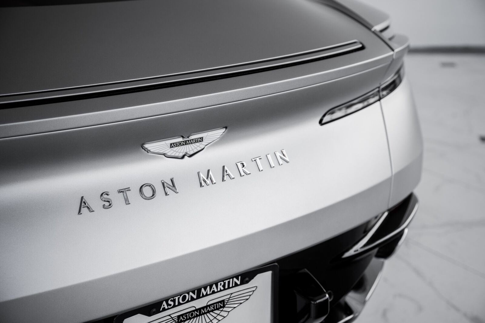 2023 aston martin db11 v8 coupe