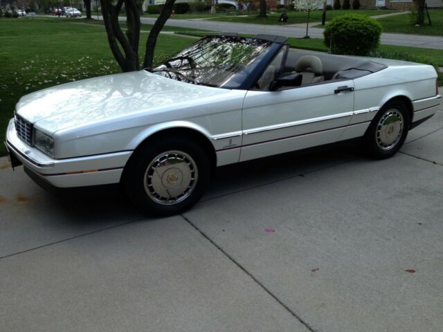 1991 cadillac allante base 4.5l 80,000 miles pearl white excellent condition
