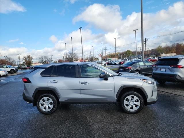 2022 toyota rav4 le