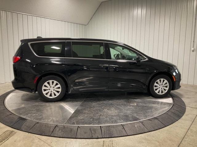 2021 chrysler voyager l