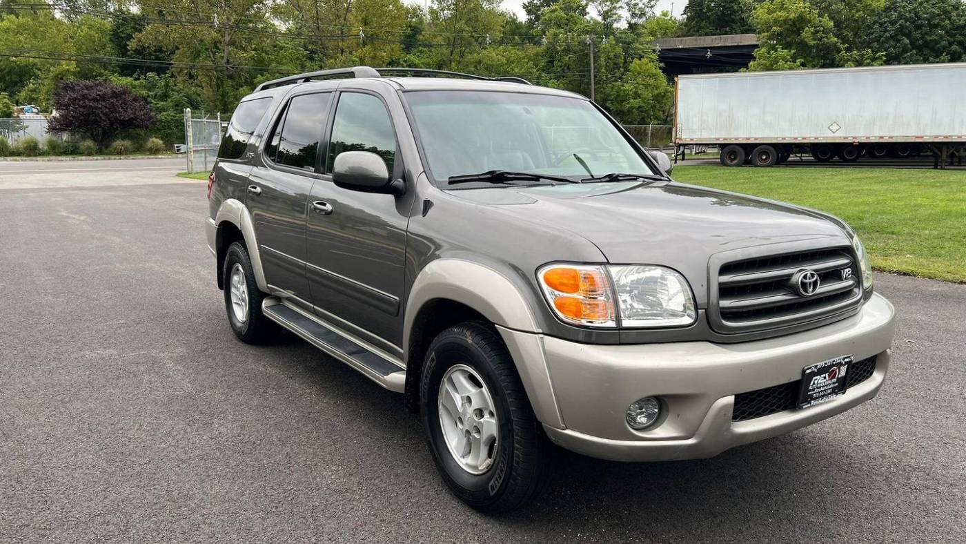 2004 toyota sequoia sr5