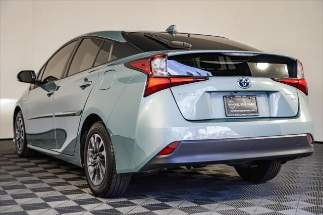 2022 toyota prius l