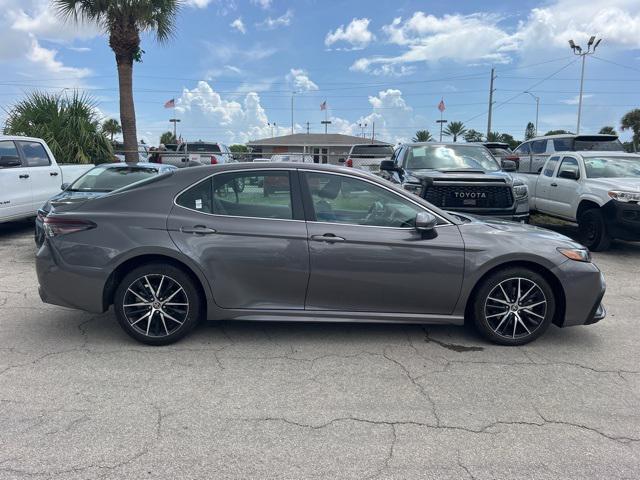 2024 toyota camry se