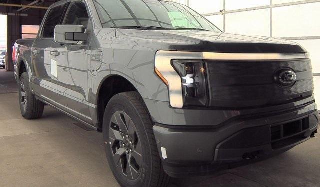 2023 ford f-150 lightning lariat