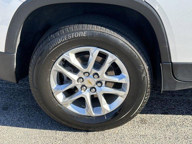 2022 chevrolet traverse ls