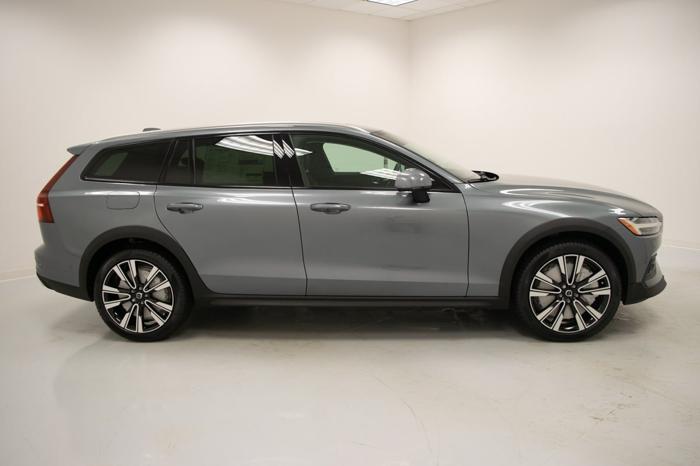 new 2020 volvo v60 t5 cross country momentum awd omaha, ne 68118 for sale in omaha, nebraska