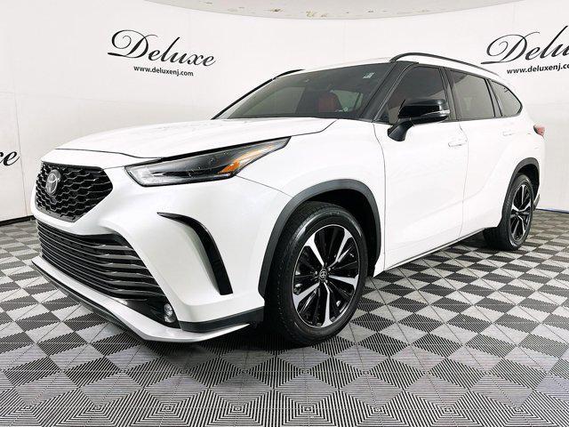 2021 toyota highlander xse