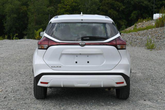 2022 nissan kicks s
