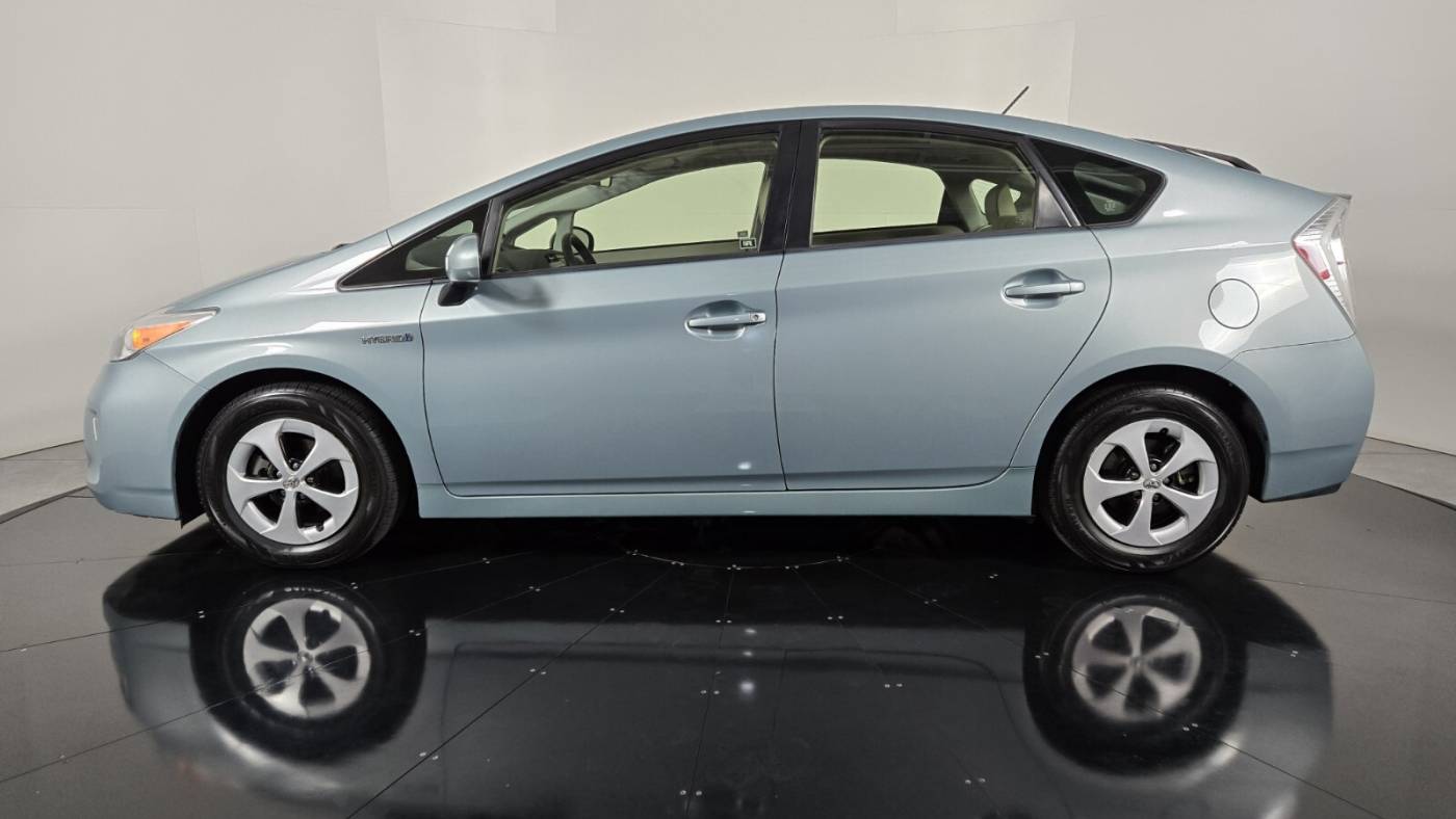 2013 toyota prius one