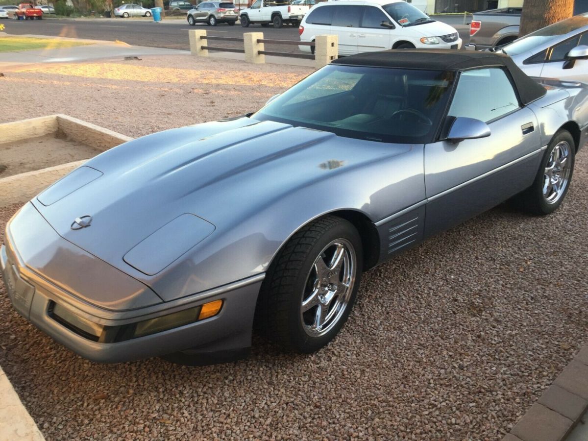chevrolet crvette convertible 5.7,automotic ,87,500 k beautile car all orginal