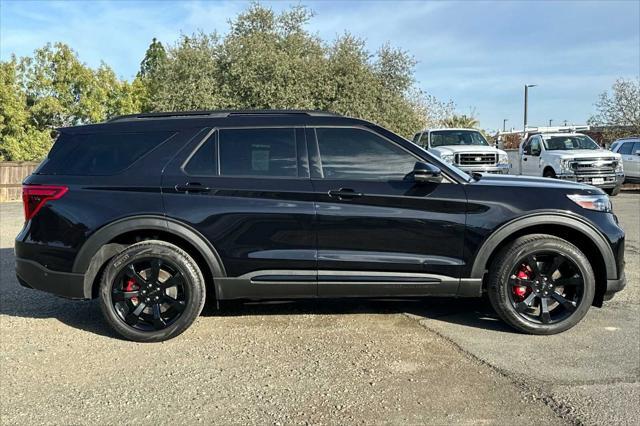 2022 ford explorer st
