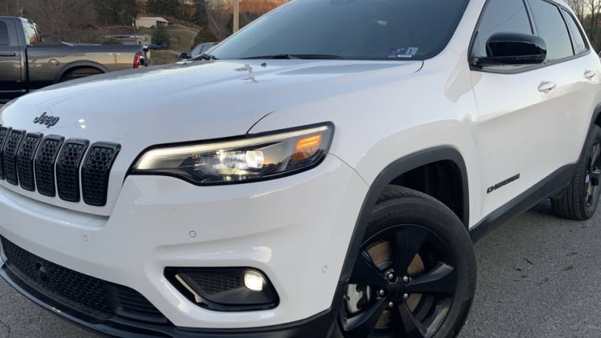 2023 jeep cherokee altitude lux