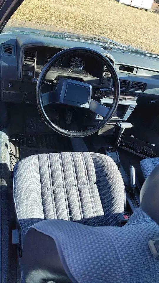 1988 toyota corolla fx hatchback 2-door 1.6l, made in sept 1988