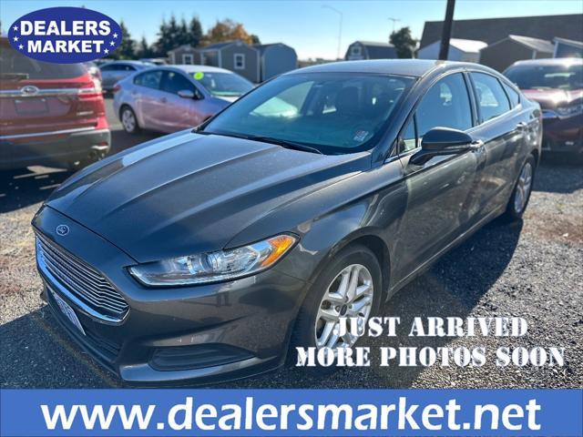 2016 ford fusion se