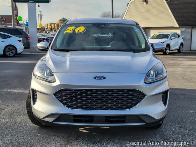 2020 ford escape se